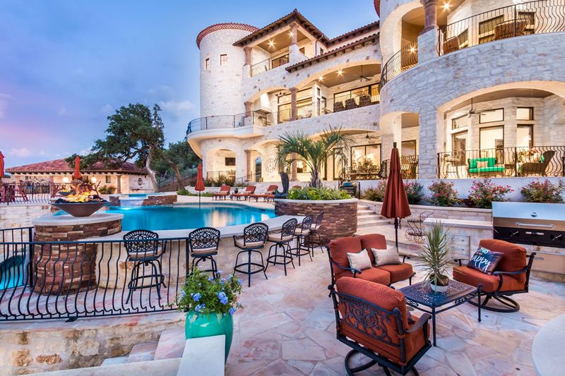 patio-800x533